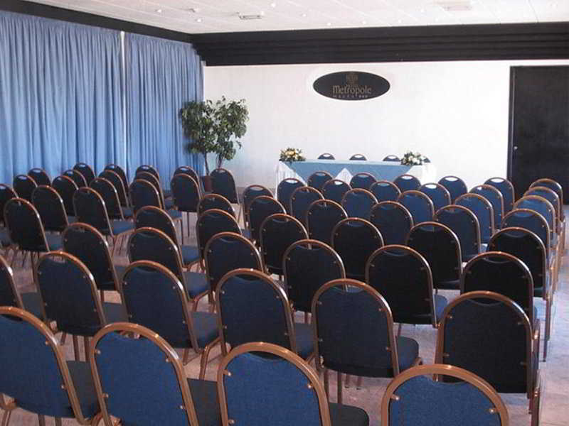Metropole Hotel كاورا المظهر الخارجي الصورة